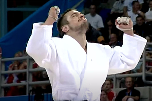 Как российский дзюдоист Дмитрий Носов выиграл бронзу на Олимпиаде-2004 со сломанной рукой