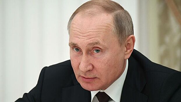 Путин: "Уровень доходов у людей снижается"