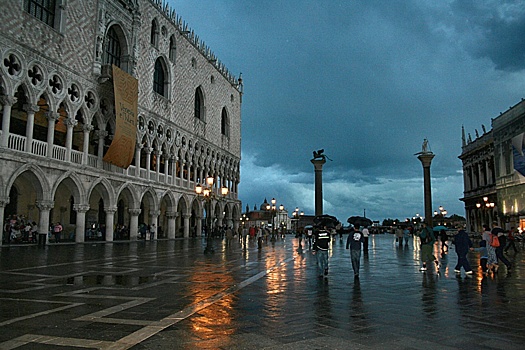 Венецианский фестиваль взломали, личные данные попали в Сеть