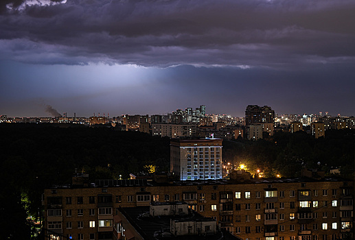 Москвичам дали совет в связи с грозой