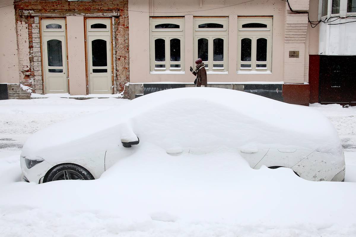 МЧС распространило экстренное предупреждение о снегопаде в Москве