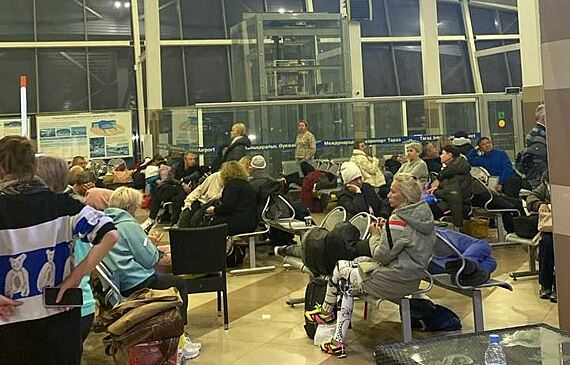 Возвращаясь из Вьетнама, российские туристы на 12 часов застряли в Казахстане