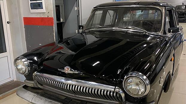 Комплектующие для восстановления сгоревшей «Волги» пенсионера прибыли в Вологду