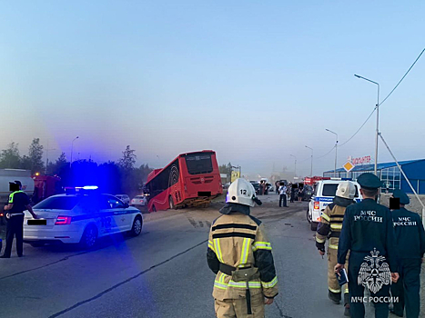 Восемь человек пострадали в смертельном ДТП с автобусом в Якутии