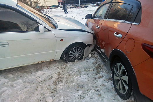 «Что-то тут не чисто»: разбился на нечищеной дороге — сам виноват