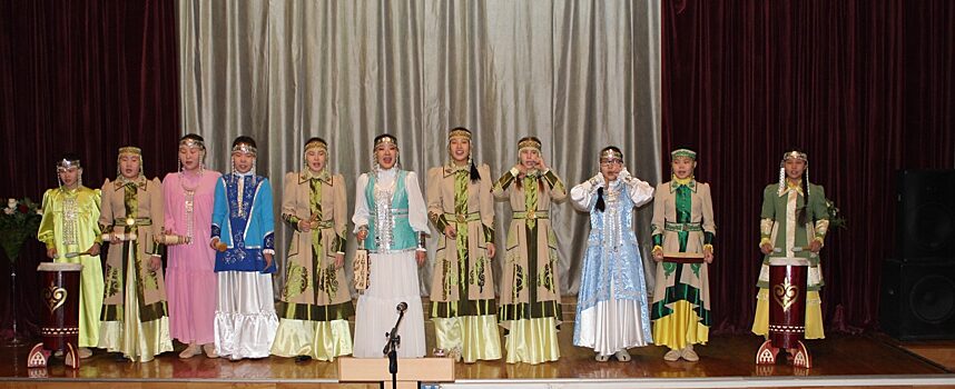 В Мирнинском районе поздравили лучших педагогов
