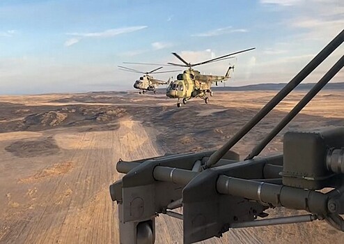 Десять российских вертолетов вылетели к месту посадки «Союза МС-18»