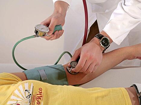 Пережившим в детстве рак людям чаще угрожает гипертония