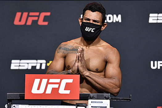Боец UFC провалил взвешивание из-за семейных проблем