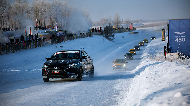 Мороз, солнце и Lada Vesta — в Тольятти прошла «Гонка чемпионов»