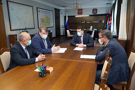 Антон Алиханов встретился с новым главой регионального Роструда