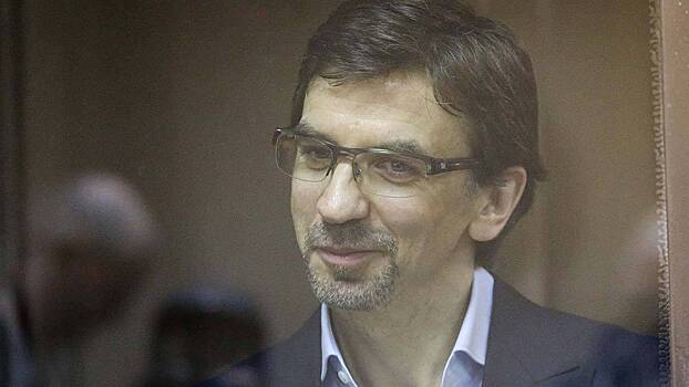 ОПГ уходит «на домашку»: что известно о деле экс‐министра без портфеля Михаила Абызова