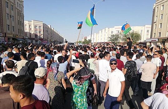 В Узбекистане передумали менять статьи конституции о статусе Каракалпакстана