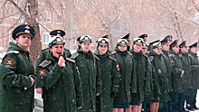 Ансамбль «Красная звезда» поздравил с Днем защитника Отечества ветерана ВОВ в Оренбурге