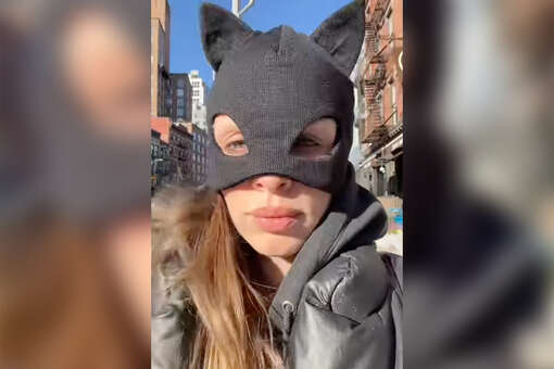 Бывшую девушку Канье Уэста Джулию Фокс заметили в шапке от российского дизайнера