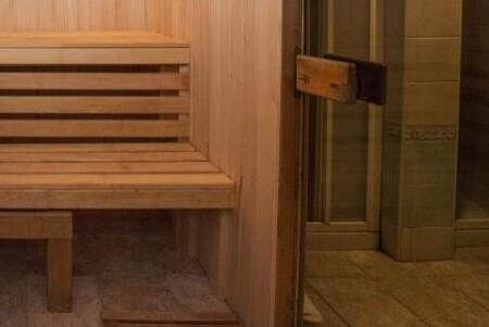 Во Владивостоке семья сходила в сауну на Чуркине и чуть там не погибла