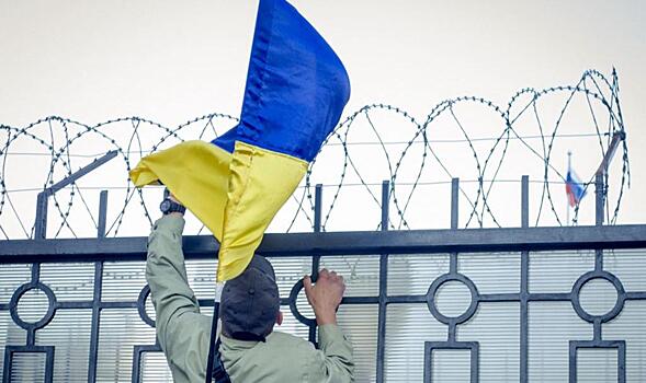 В МИД Украины заявили, что уже три посольства страны получили письма с угрозами
