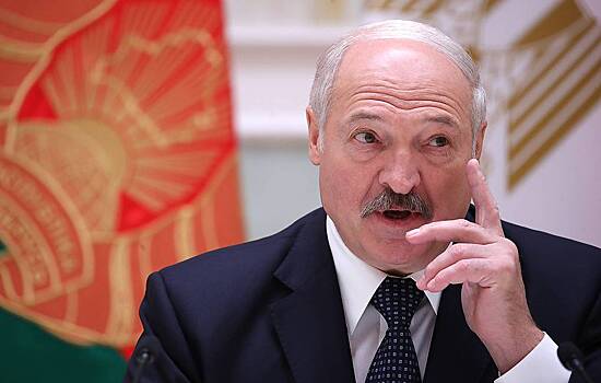 Лукашенко захотел выставить счет России