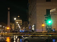 Машина врезалась в толпу людей рядом с собором Святого Петра в Риме