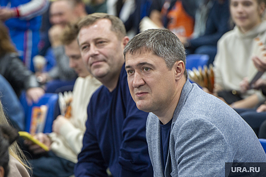 Губернатор Махонин поздравил баскетболистов «ПАРМЫ» с победой над ЦСКА