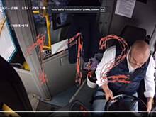 Появились кадры из салона автобуса, влетевшего в остановку с людьми в Петербурге