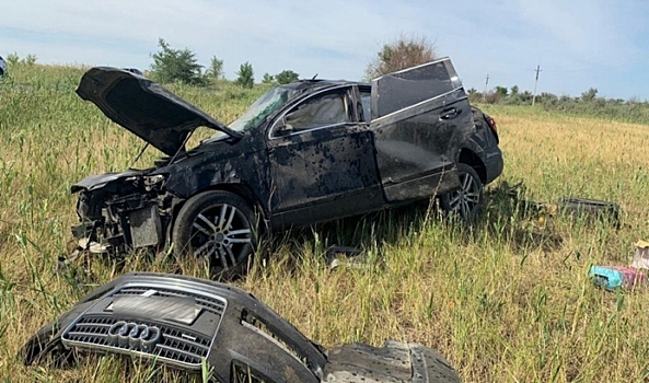 Под Волгоградом пострадали водитель и 7-летняя пассажирка иномарки
