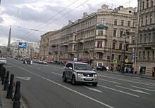 Настоящие петербургские парадные, мансарды и камины. Смотрим квартиры на Невском проспекте
