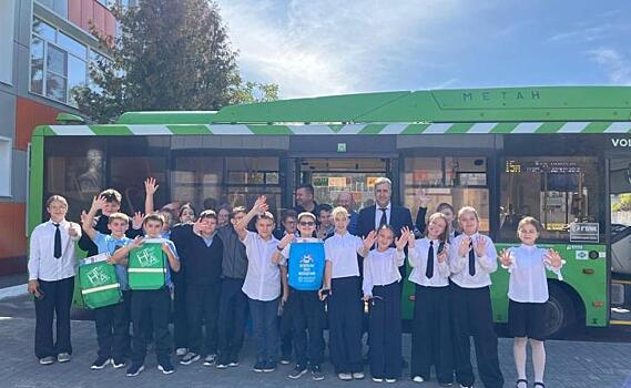 В курской школе ученики изучали ПДД в настоящем автобусе