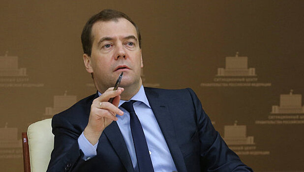 СМИ сообщили о "наполеоновских планах" Медведева