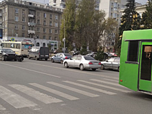 В Саратове иномарка столкнулась с автобусом №226К
