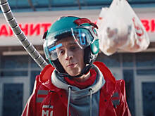 «Магнит» в рекламе сервиса доставки показал летающего курьера, кибер-русалок и говорящего кота