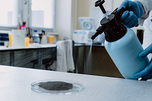 Победившая пыль ученый из НГТУ стала лучшим молодым изобретателем России