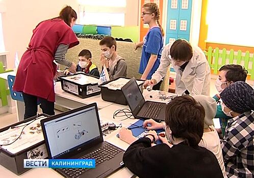 Волонтёры технопарка «Кванториум» в День науки посетили ребят в детской областной больнице