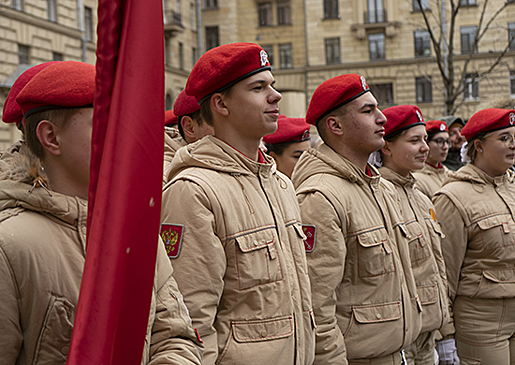 Всероссийская юнармейская акция «Парад у дома ветерана» стартовала в Москве