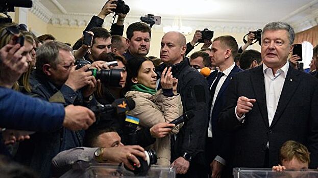 Политолог: Порошенко уже начал свою парламентскую кампанию