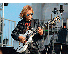Высотский пригласил одиннадцатилетнего челябинца играть в рок-группу