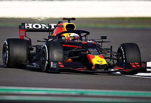 Новая машина Red Bull Racing дебютировала на трассе. Видео
