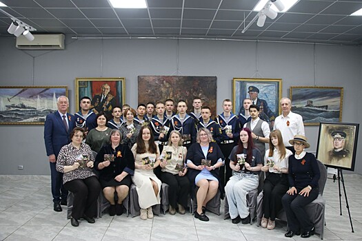 Депутаты Думы Владивостока поздравили ветеранов, жителей города с Днем Победы