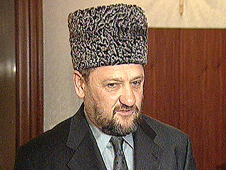 В Чечне детям раздают крупные денежные призы и айфоны за прославление родных Кадырова в стихах (ВИДЕО)