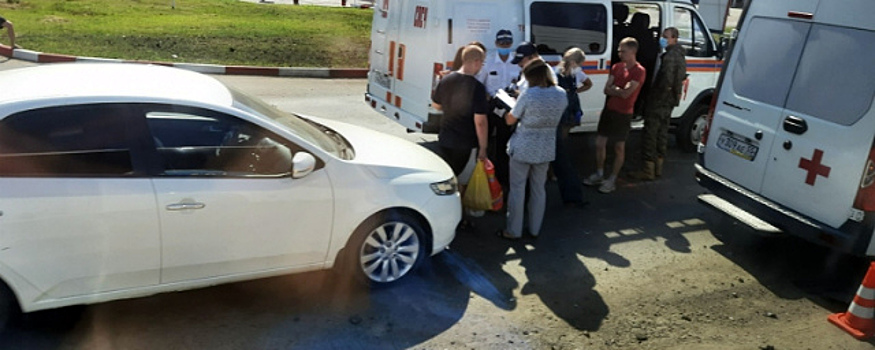 В результате тройного ДТП в Омске пострадали два водителя