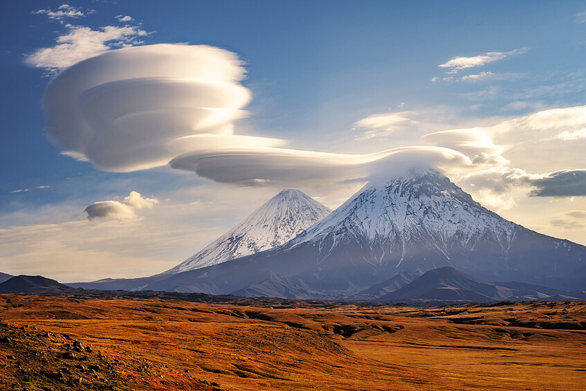 Сергей Межин.   Облака вулканов