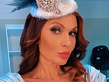 Эвелина Бледанс заинтриговала роскошным образом в стальном платье с глубоким декольте