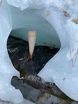 Вбитый кол вместо ремонта: южноуральцы обсуждают «нанотехнологию» чебаркульских коммунальщиков