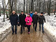 Глава управы обсудил с жителями района благоустройство пустыря в Керамическом проезде