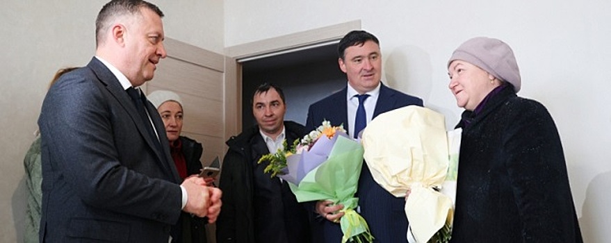 В Иркутске 14 семей из аварийных домов получили ключи от новых квартир в ЖК «Эволюция»