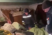 Россиянка сутки провела зажатой между шкафом и стеной из-за завалов мусора в квартире