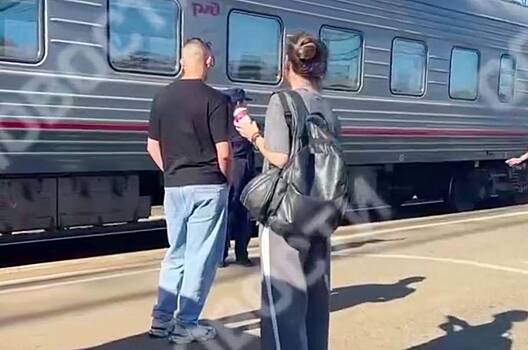 Эвакуация россиян из следовавшего в курортный регион поезда попала на видео