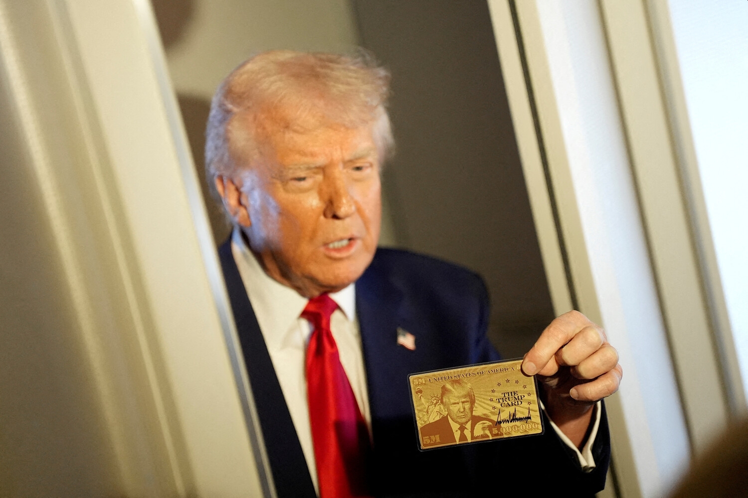 В США запустили сайт для подачи заявок на «золотую карту» Трампа - EuroPress.news