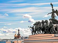 Стало известно, сколько туристов посетило Петербург в 2022 году