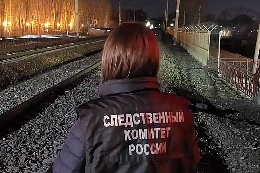 Данил токарев сбил поезд фото В российском городе поезд насмерть сбил двух человек - Рамблер/новости